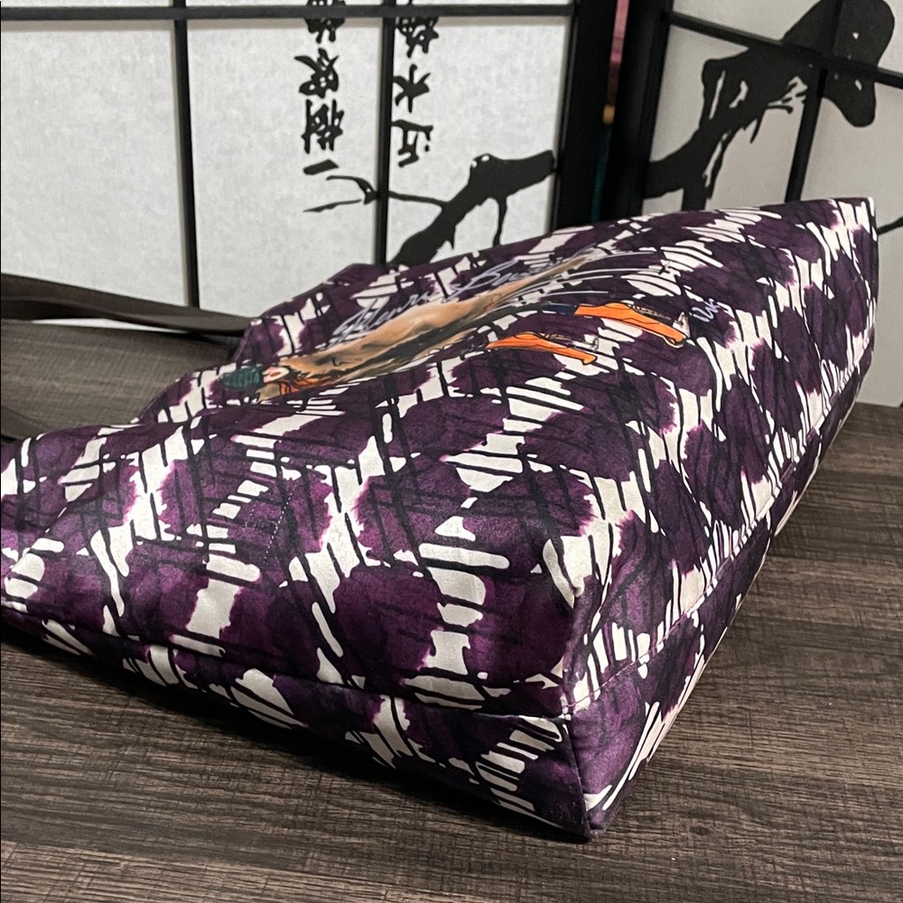 Henri Bendel Purple Illustrated Canvas Tote with Fashion Print - Picture 10 of 13